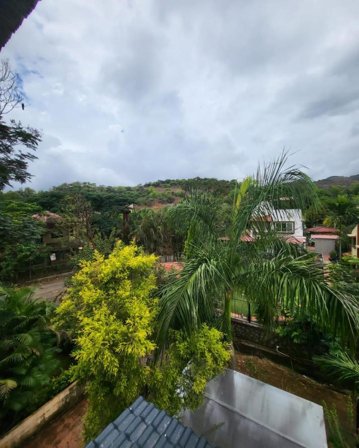 The Perfect Stays- Lal Mahal Villa With Disco Pool Lonavala Eksteriør bilde